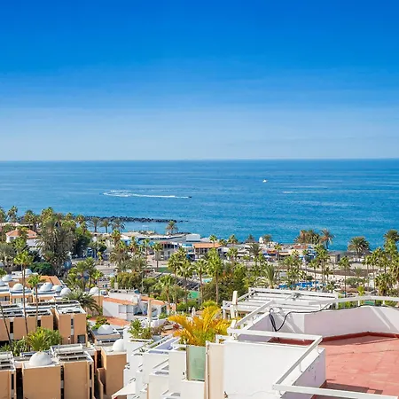 Modern Blue Sky شقة