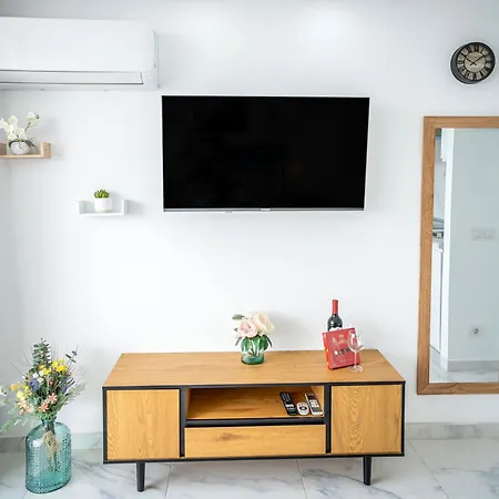 Modern Blue Sky Apartman
