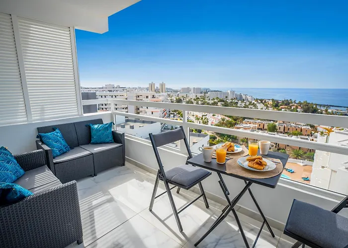 Modern Blue Sky * 美洲海滩